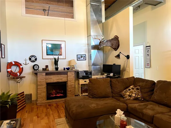 $2,275 | 1117 Douglas Avenue, Unit 303, North Providence, RI 02904