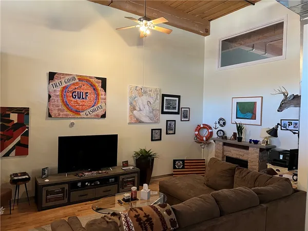 $2,275 | 1117 Douglas Avenue, Unit 303, North Providence, RI 02904