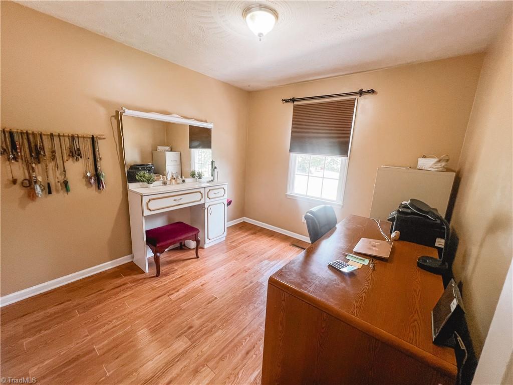 146 South Bridgewater Road Mount Airy, NC 27030 - Photo 21 of 31