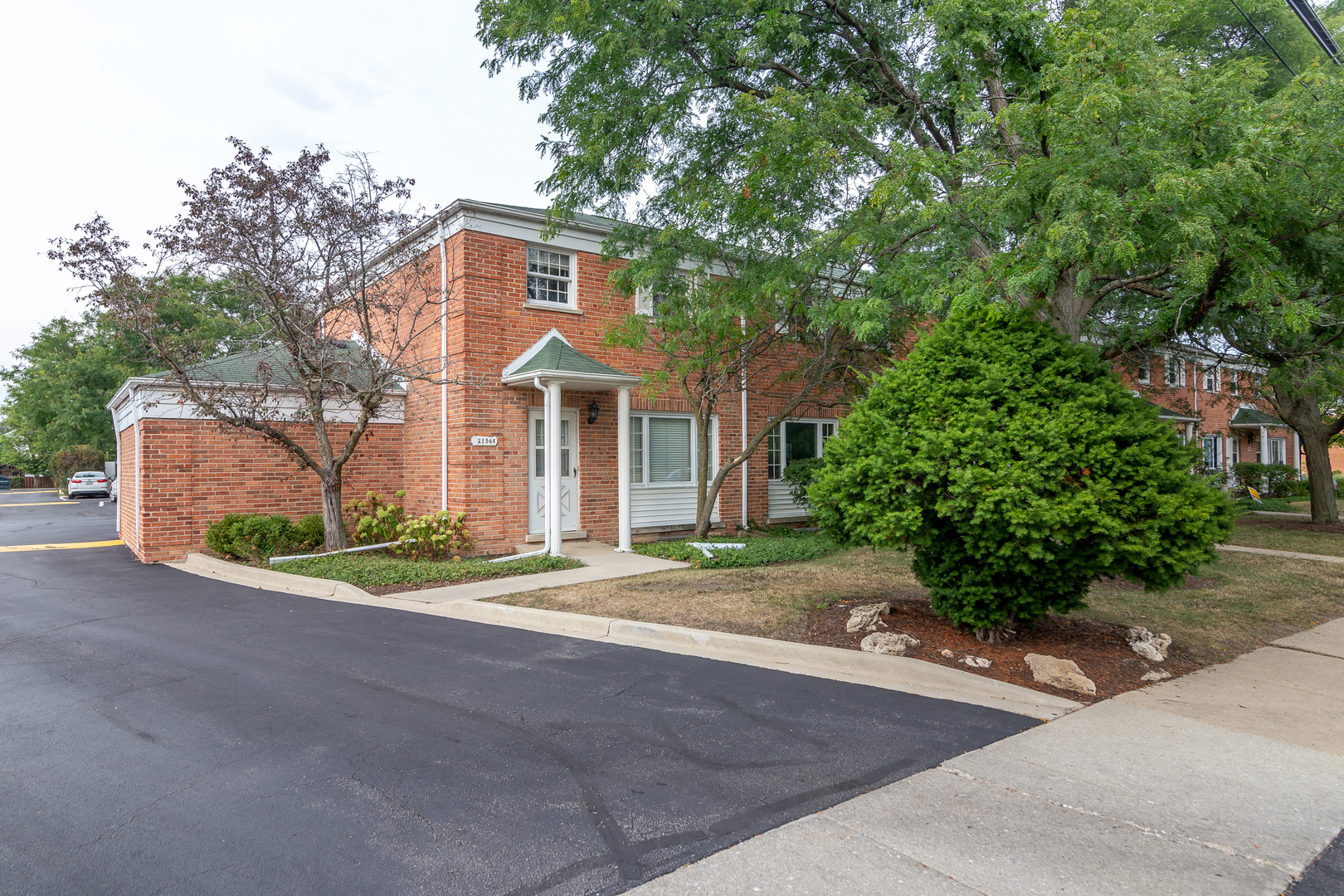 2156 Rugen Road, Unit E Glenview, IL 60025 - Photo 1 of 17