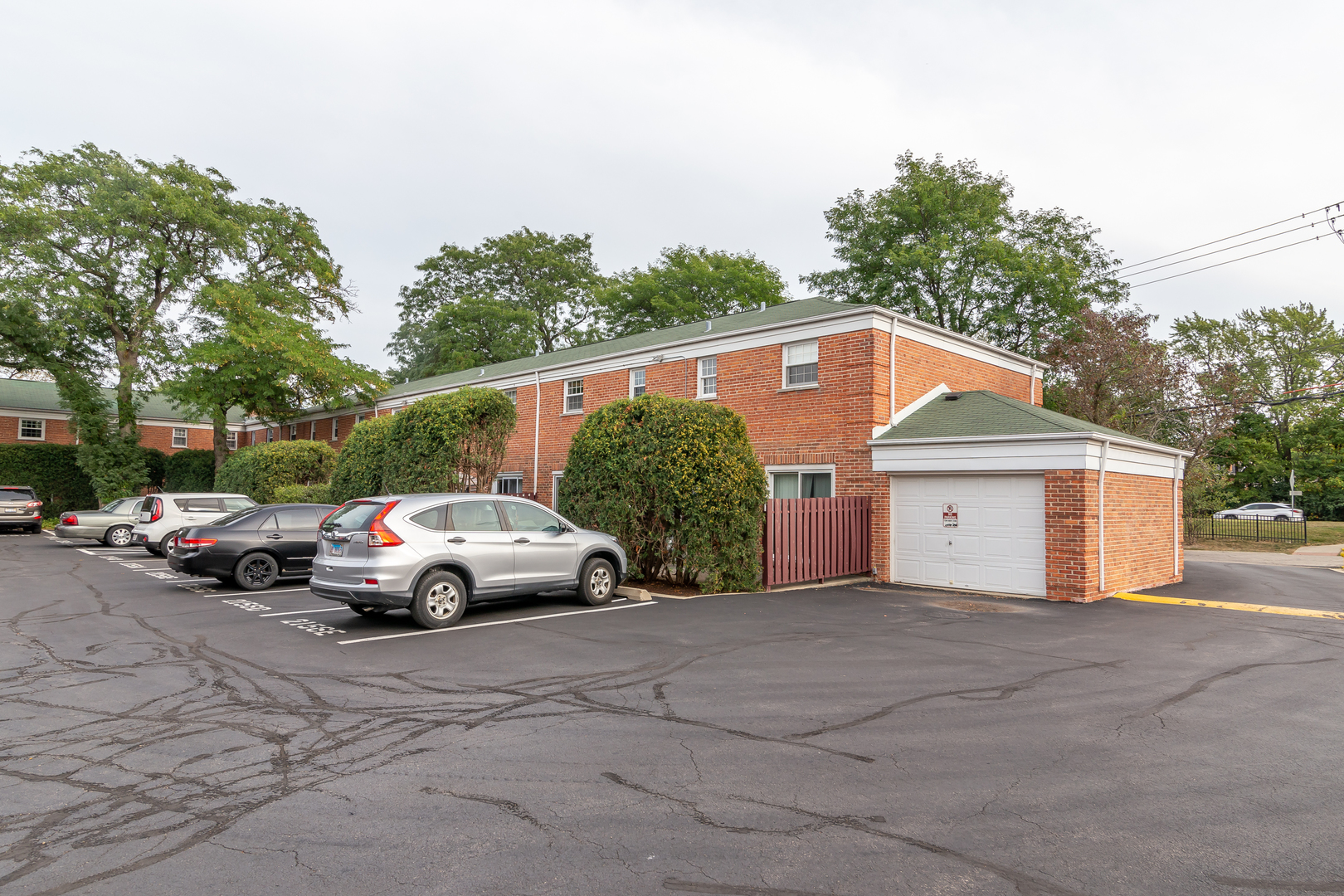 2156 Rugen Road, Unit E Glenview, IL 60025 - Photo 2 of 17