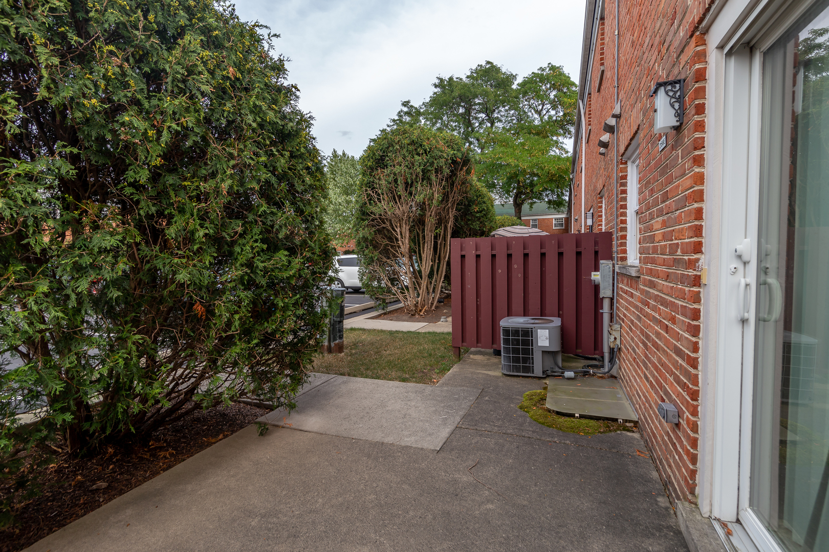 2156 Rugen Road, Unit E Glenview, IL 60025 - Photo 4 of 17