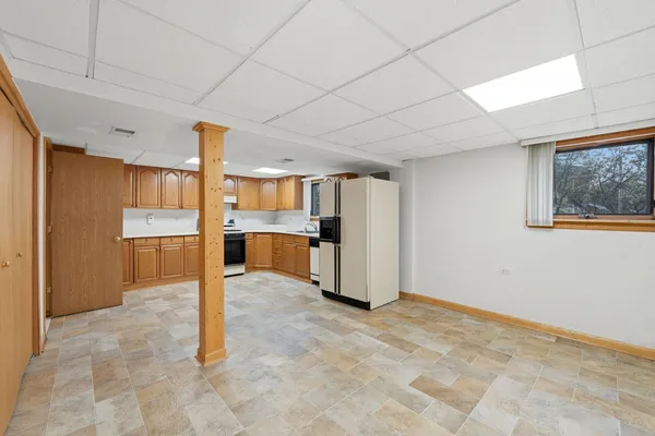 $599,900 | 8920 Emerald Court, Hickory Hills, IL 60457