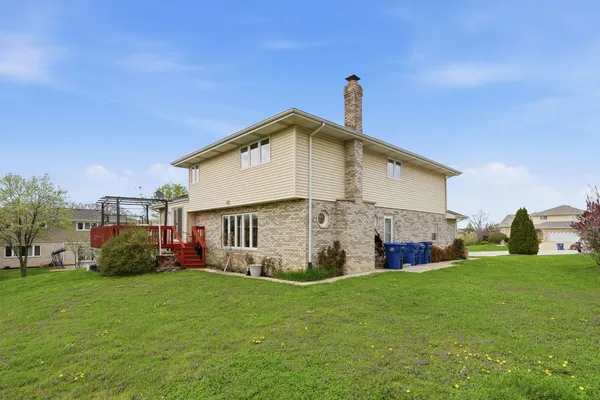 $599,900 | 8920 Emerald Court, Hickory Hills, IL 60457