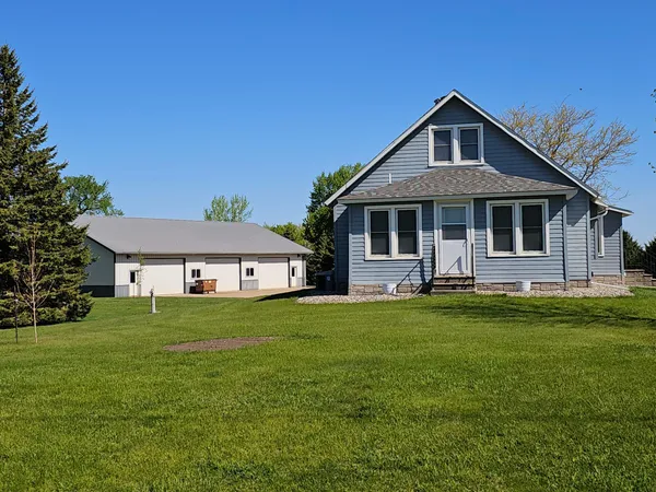$299,500 | 32077 Highway 14, Sanborn, MN 56083