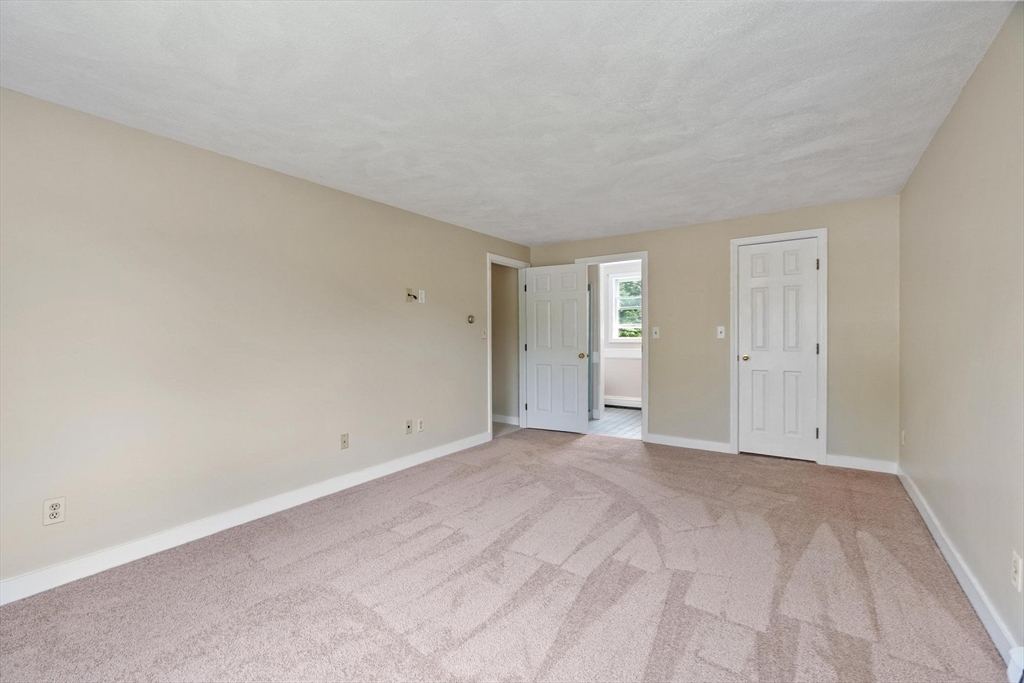 2 Rourke Lane Lynnfield, MA 01940 - Photo 25 of 40