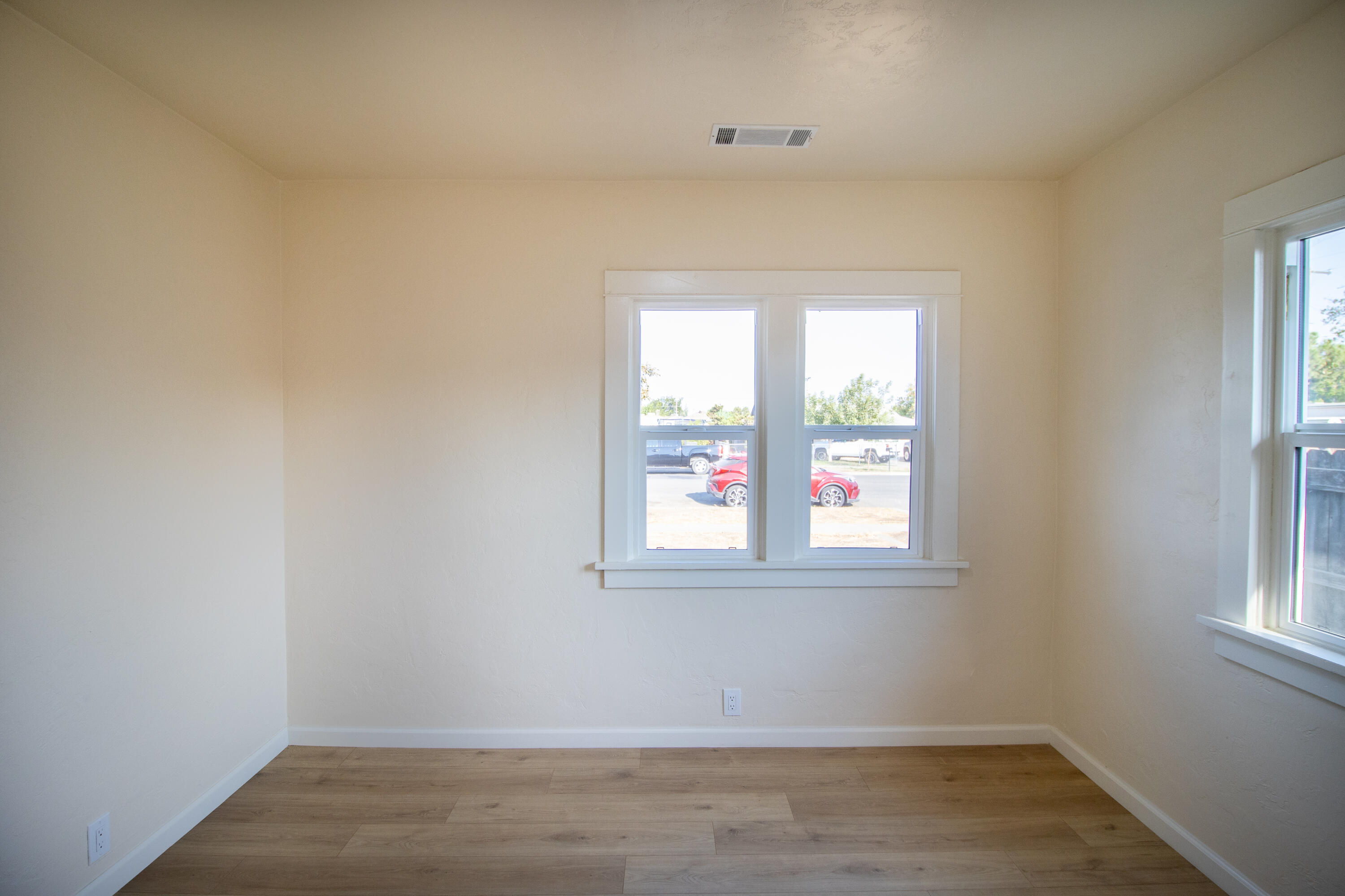 751 South R Street Tulare, CA 93274 - Photo 21 of 36 R St-16
