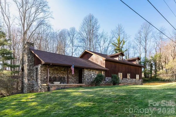 $710,000 | 586 Justice Ridge Road, Candler, NC 28715