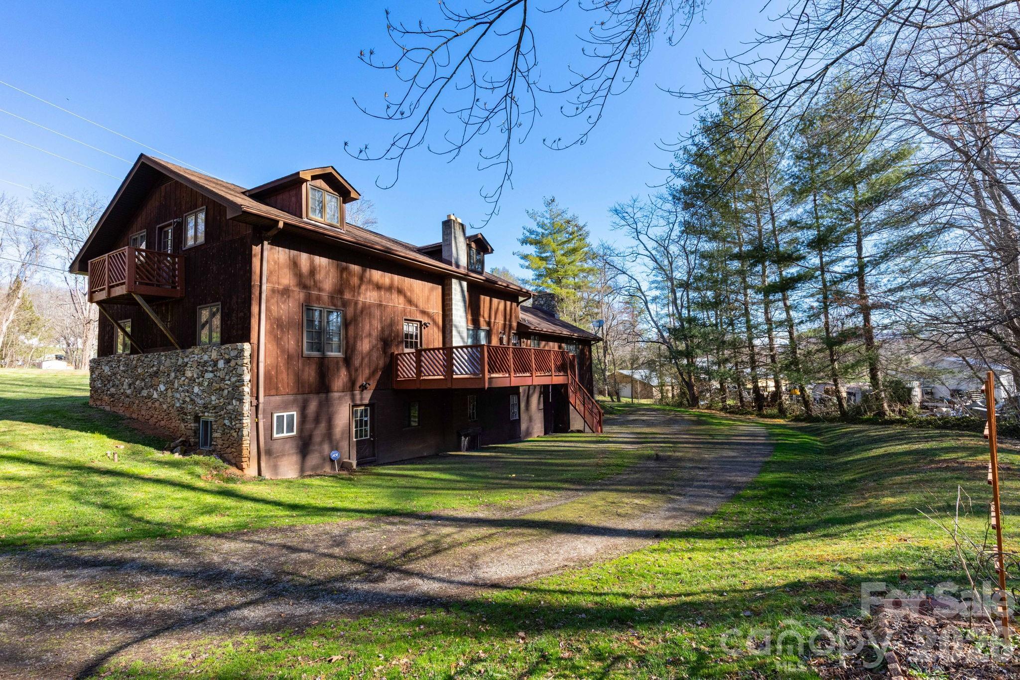 586 Justice Ridge Road Candler, NC 28715 - Photo 28 of 35