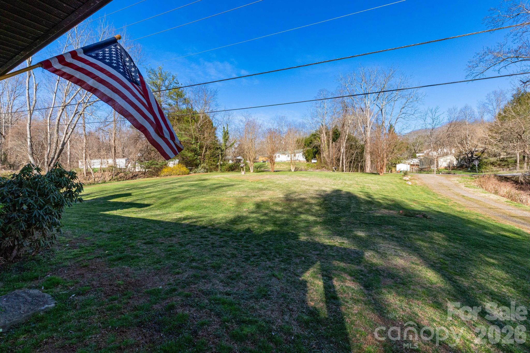 586 Justice Ridge Road Candler, NC 28715 - Photo 6 of 35