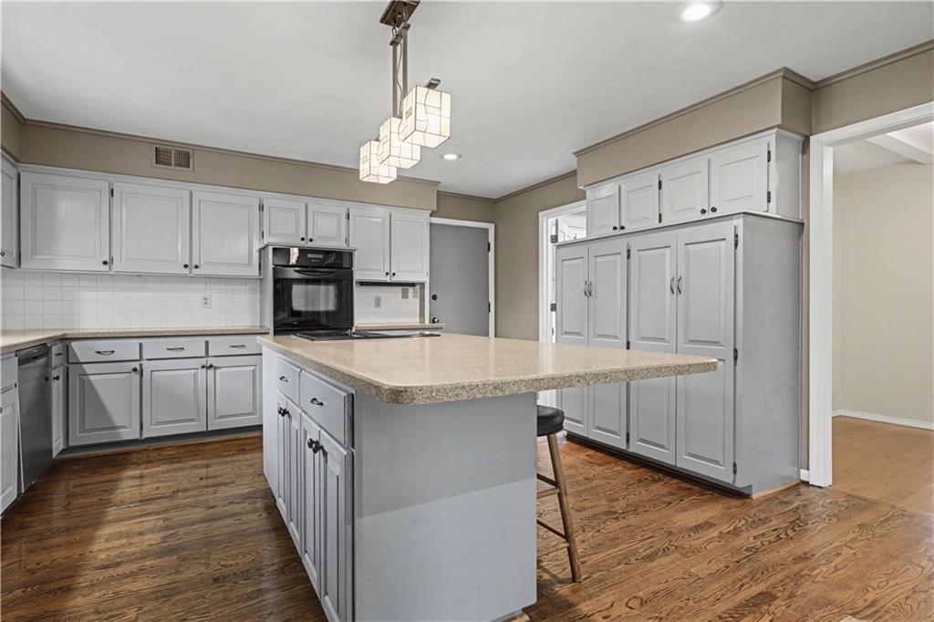 12209 Aberdeen Road Leawood, KS 66209 - Photo 12 of 42