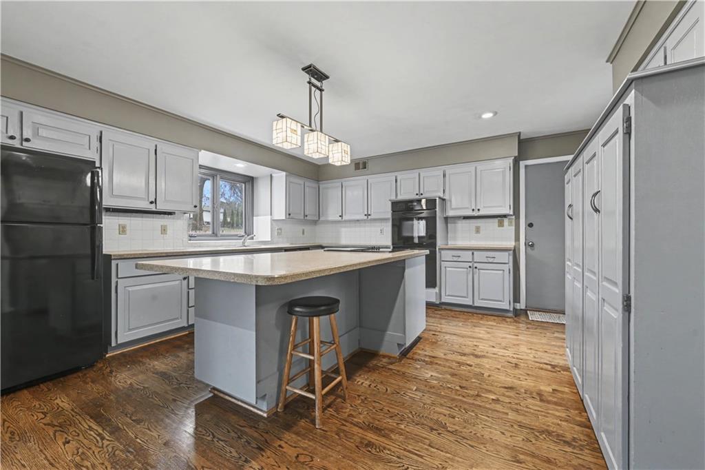 12209 Aberdeen Road Leawood, KS 66209 - Photo 13 of 42