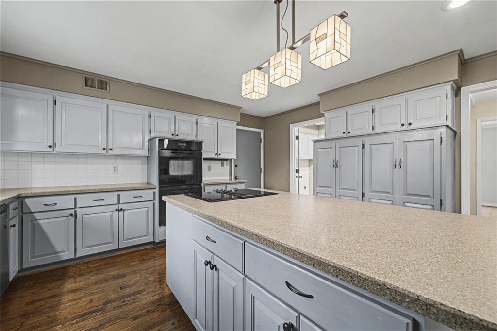 12209 Aberdeen Road Leawood, KS 66209 - Photo 15 of 42