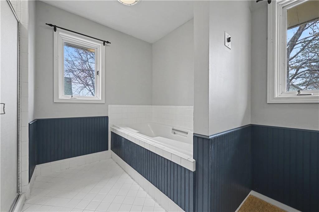 12209 Aberdeen Road Leawood, KS 66209 - Photo 23 of 42