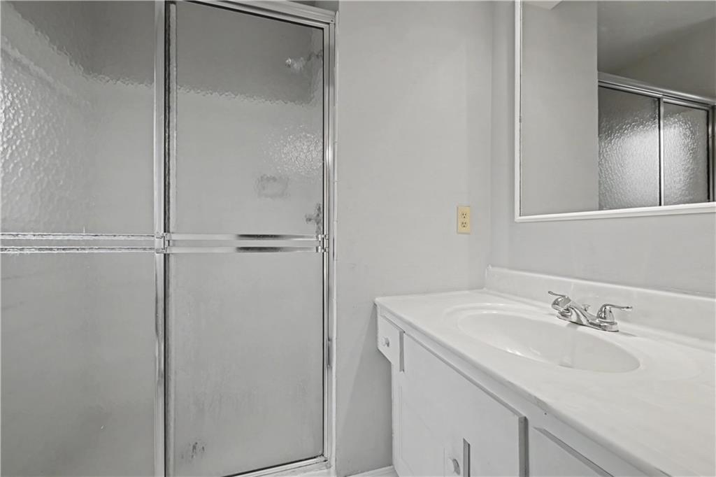 12209 Aberdeen Road Leawood, KS 66209 - Photo 28 of 42