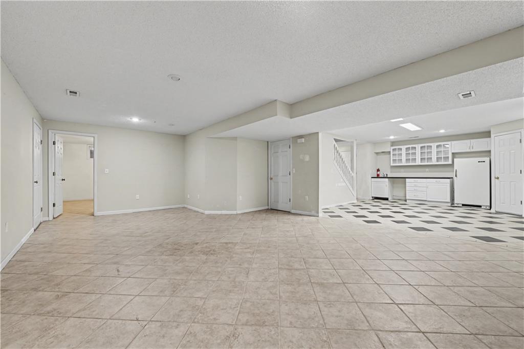 12209 Aberdeen Road Leawood, KS 66209 - Photo 32 of 42