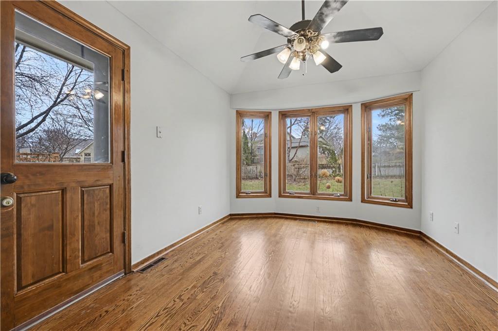 12209 Aberdeen Road Leawood, KS 66209 - Photo 10 of 42