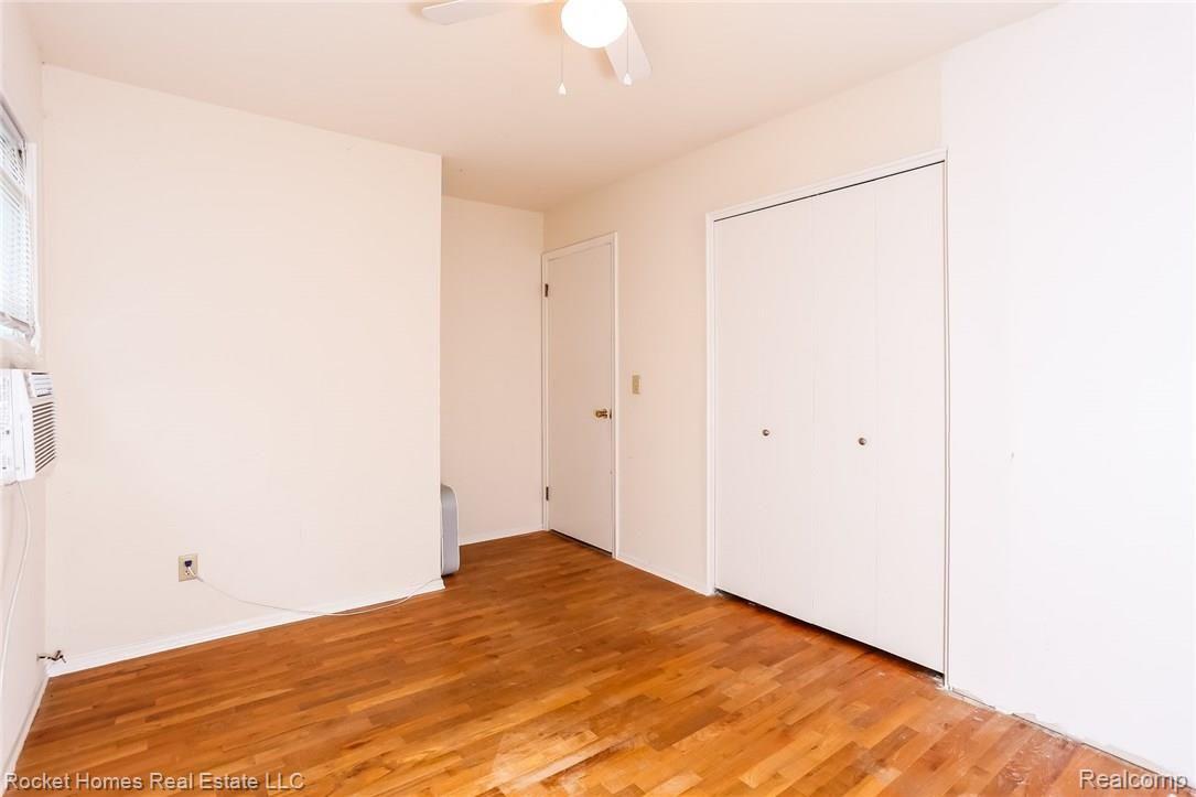 9397 Irish Road Goodrich, MI 48438 - Photo 10 of 24 021-Bedroom-4589342-medium.jpg