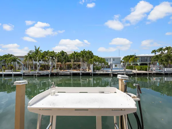 $1,250,000 | 2121 Yellowtail Drive, Marathon, FL 33050