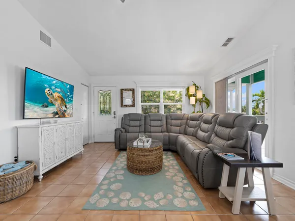 $1,250,000 | 2121 Yellowtail Drive, Marathon, FL 33050