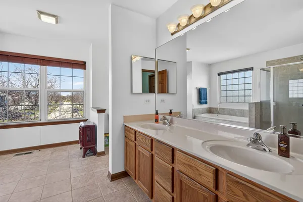 $485,000 | 2993 Stirling Court, Montgomery, IL 60538