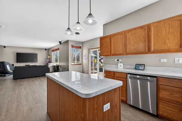 $485,000 | 2993 Stirling Court, Montgomery, IL 60538