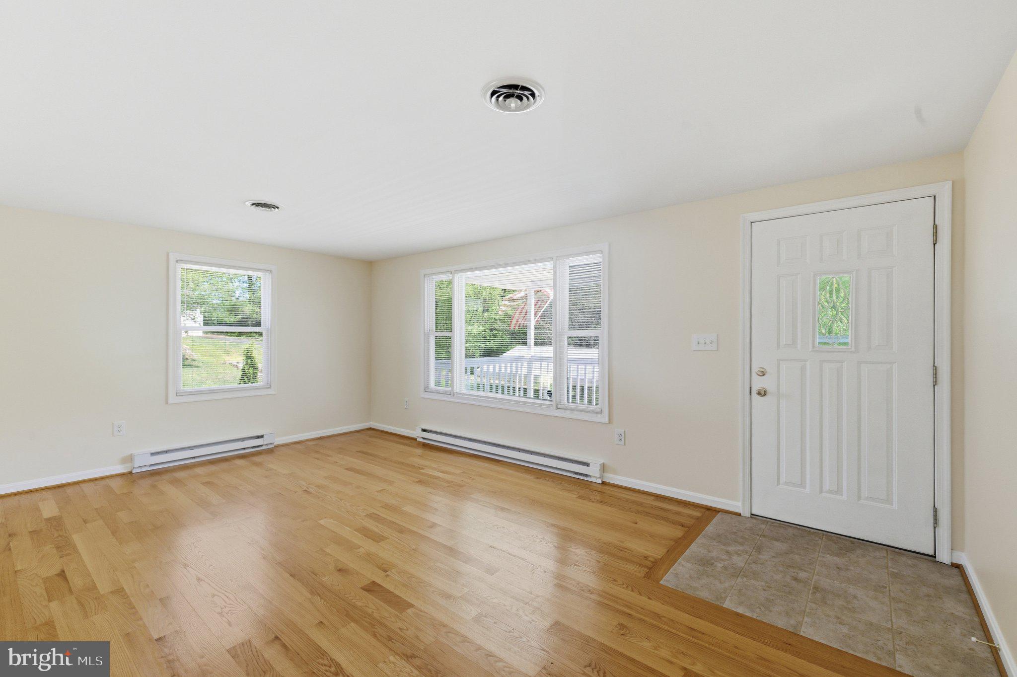 3624 Kemptown Church Road Monrovia, MD 21770 - Photo 2 of 68 Bright and airy entryway awaits you.
