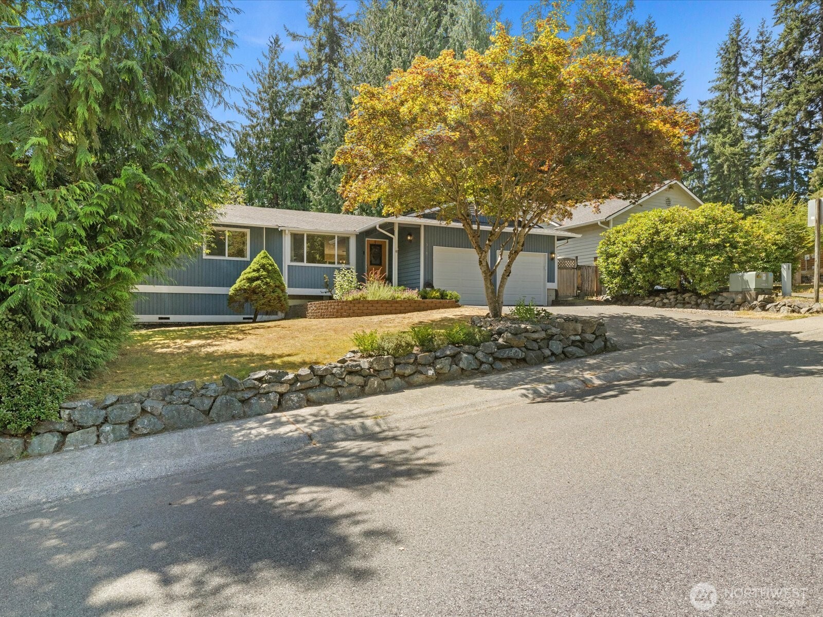318 161st Place Southeast Bothell, WA 98012 - Photo 2 of 39 Gallery Image 2
