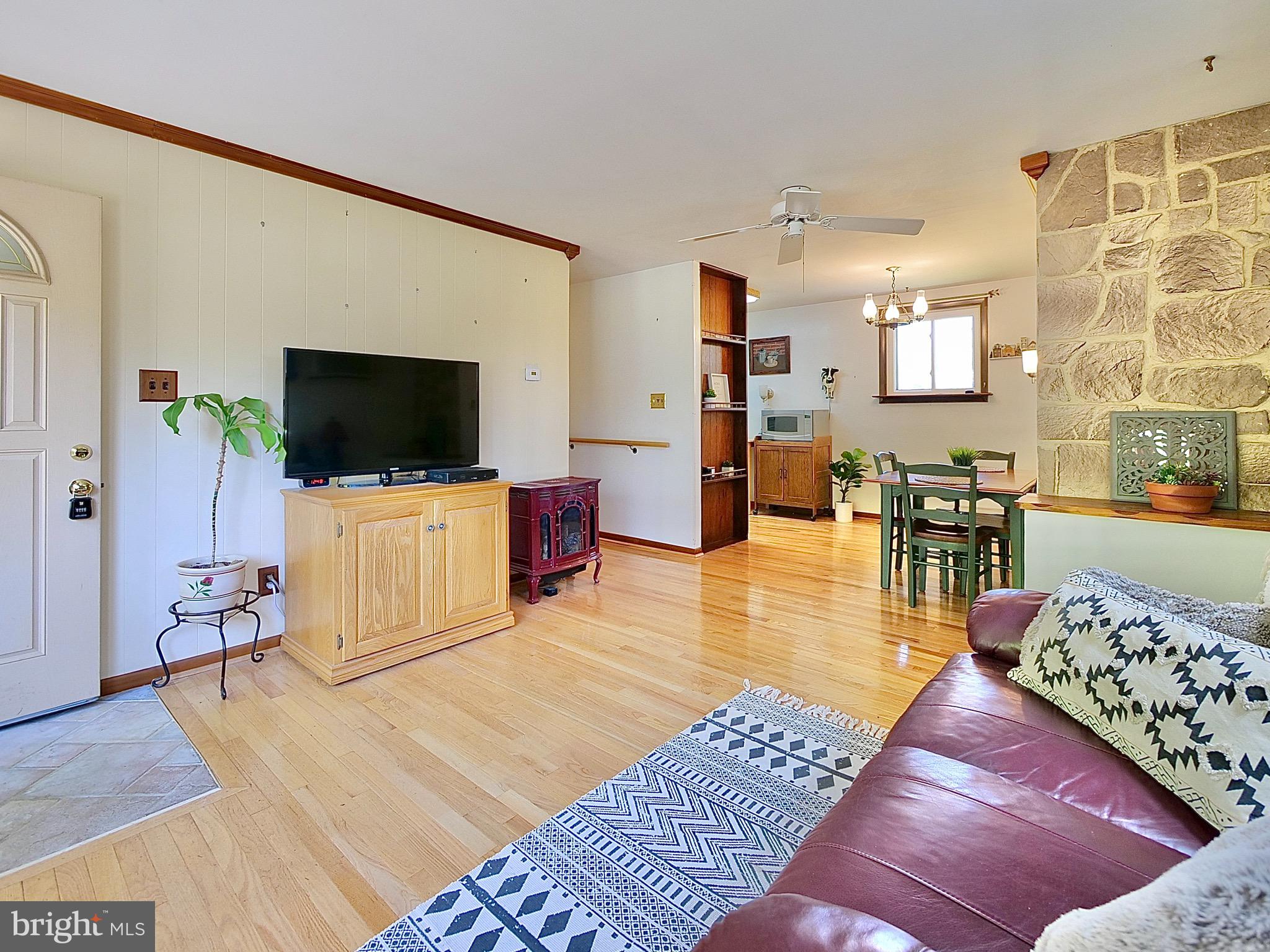 213 Tuscany Road Aston, PA 19014 - Photo 8 of 39