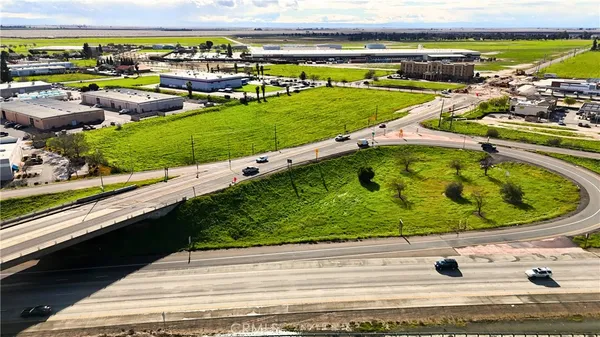 $4,100,000 | 0 Airport Drive & Avenue 17, Madera, CA 93637