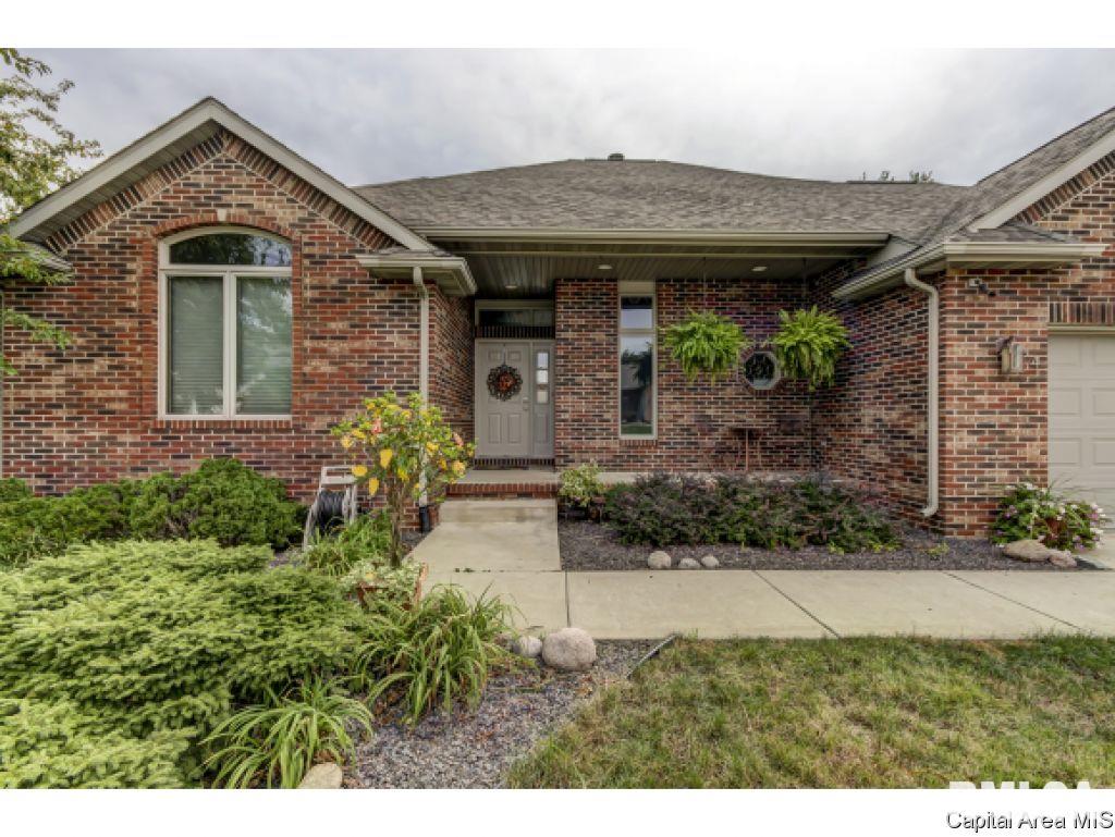 4 Gilson Drive Rochester, IL 62563 - Photo 1 of 36