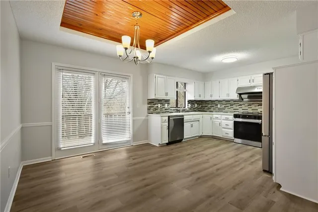 $285,000 | 14406 St Andrews Drive, Grandview, MO 64030