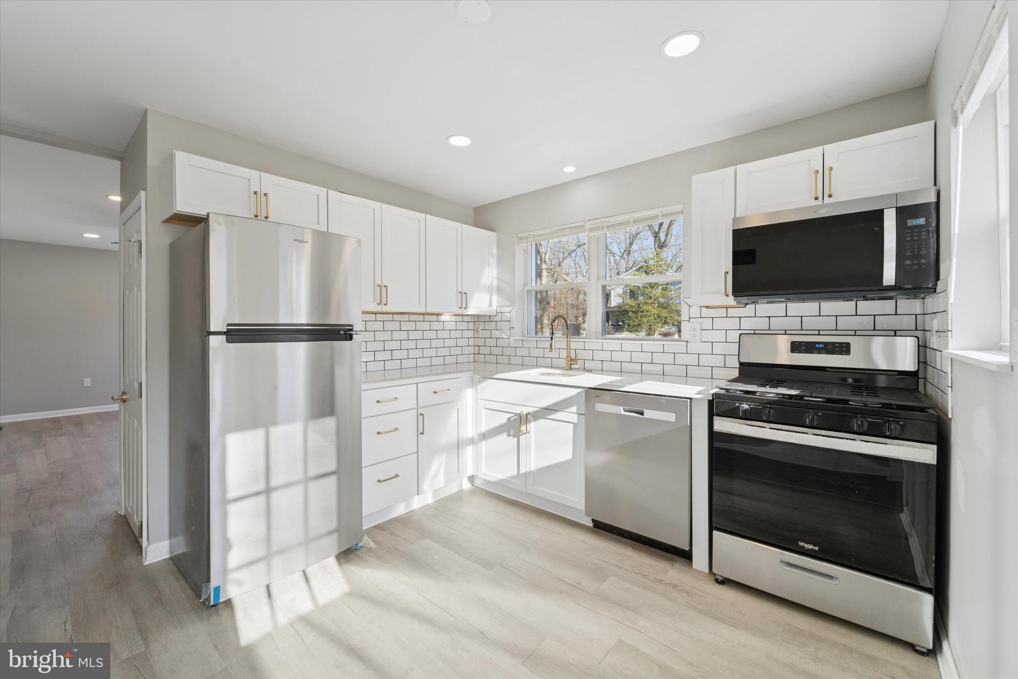 760 Ashbourne Avenue Lindenwold, NJ 08021 - Photo 9 of 30