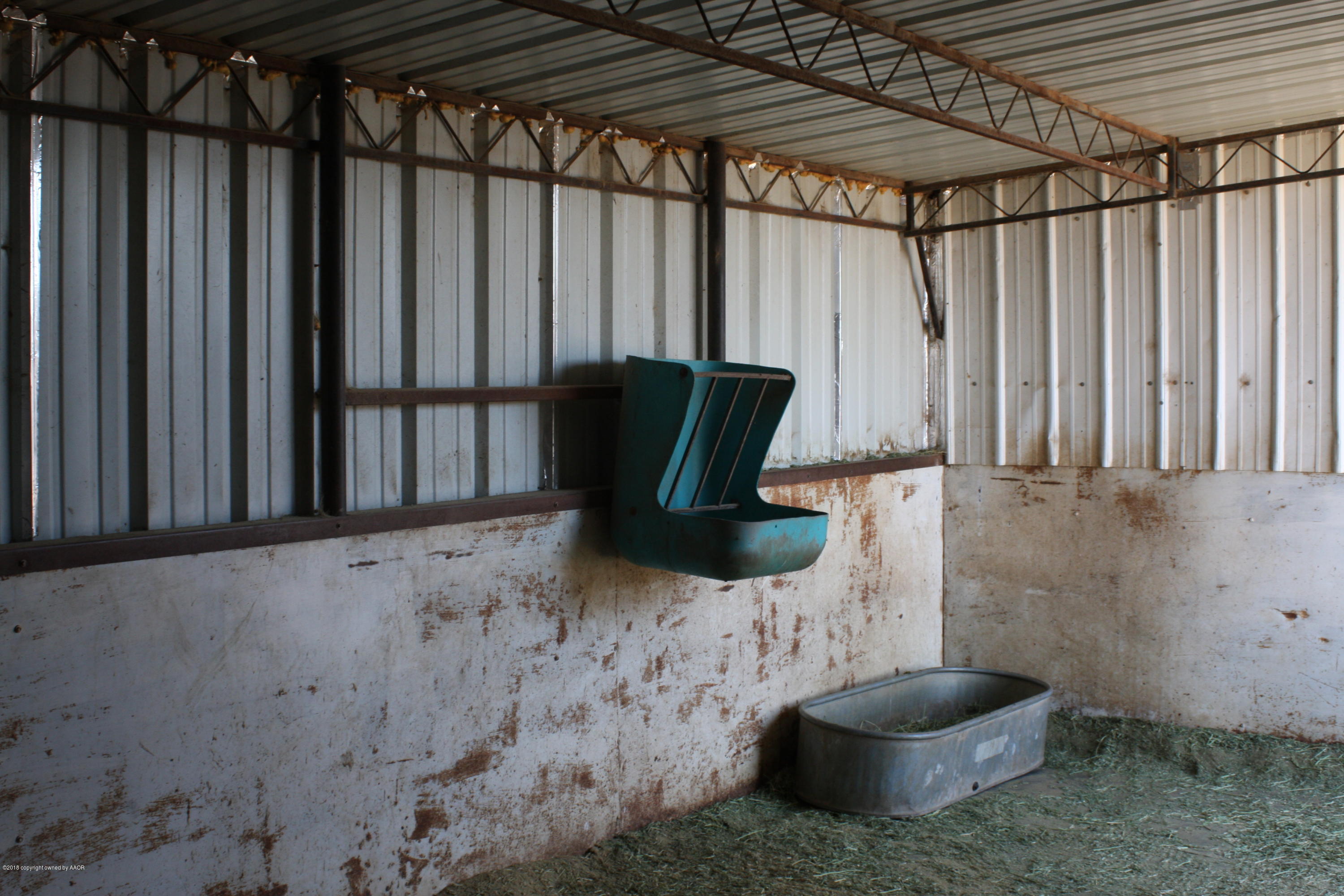 9110 Dowell Road Amarillo, TX 79119 - Photo 45 of 47 12aMiscHorse Barn Stall 02