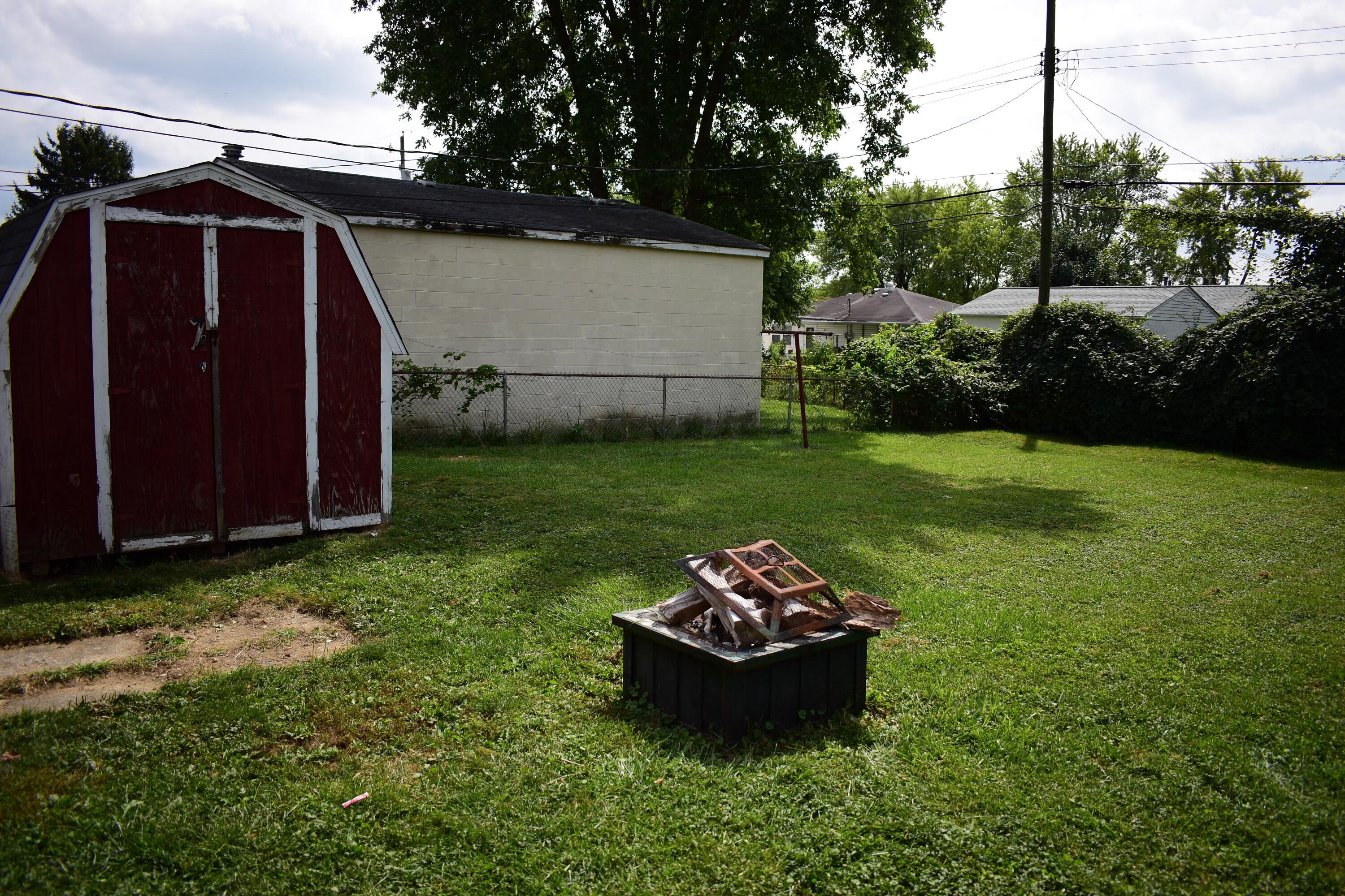 845 Hilock Road Columbus, OH 43207 - Photo 5 of 16 DSC_0175