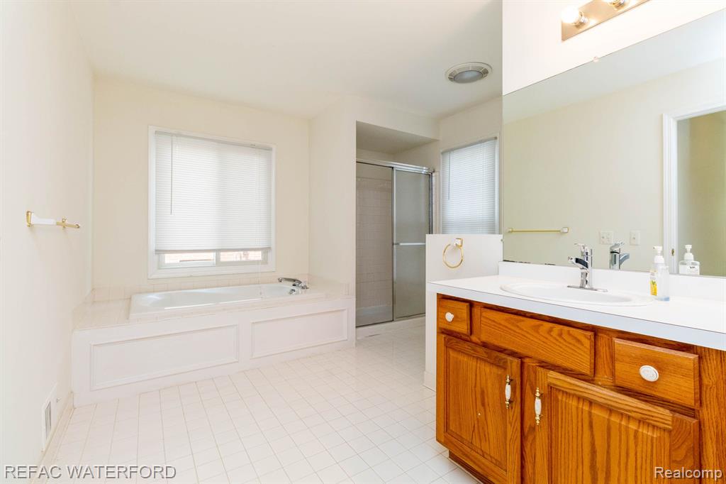 2024 Lakeside Road Troy, MI 48085 - Photo 24 of 62 Gallery Image 24