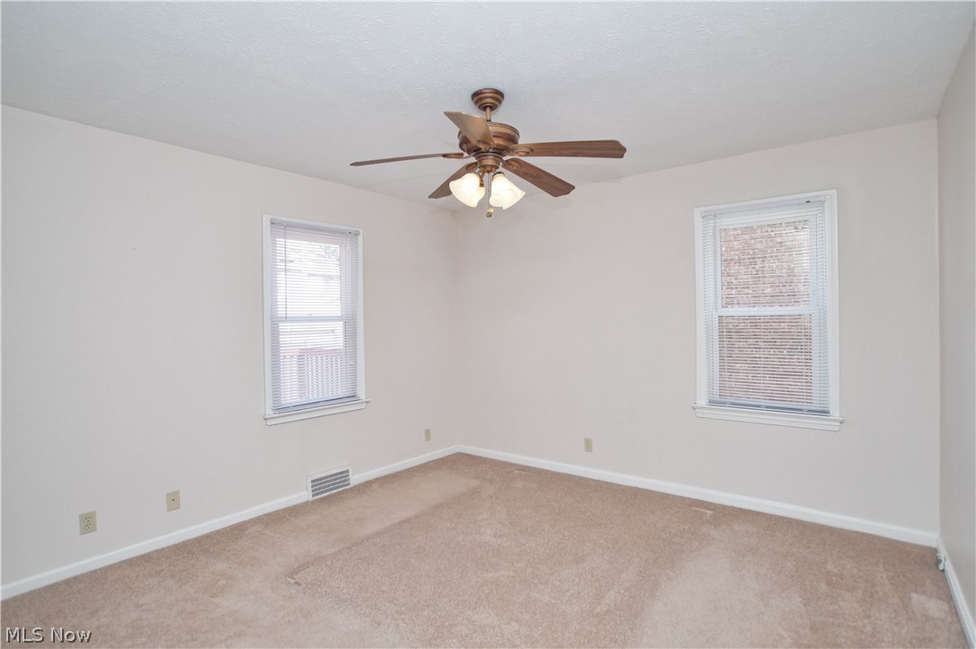 3607 Bainbridge Road Cleveland, OH 44118 - Photo 14 of 28