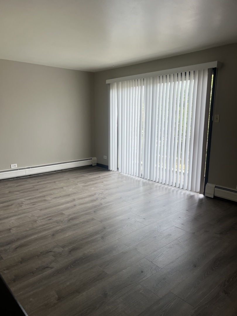 7041 99th Street, Unit 3W Chicago Ridge, IL 60415 - Photo 3 of 9 Gallery Image 3