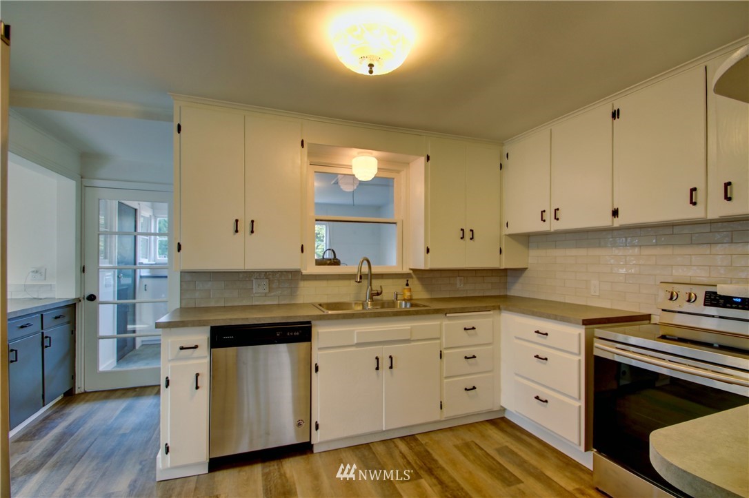 22163 Cook Road Sedro-Woolley, WA 98284 - Photo 5 of 34 Gallery Image 5