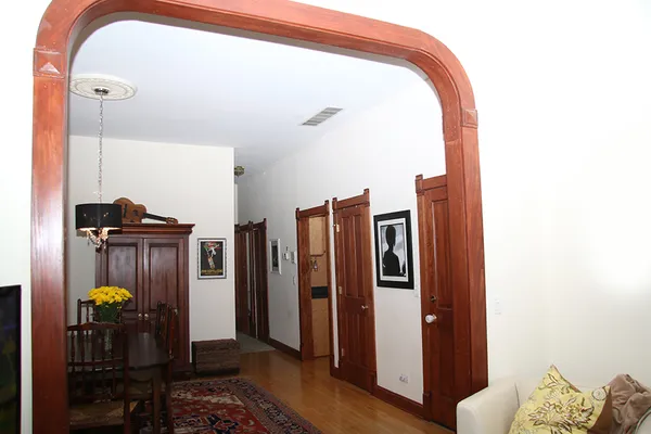 $3,895 | 857 West Newport Avenue, Unit 3, Chicago, IL 60657