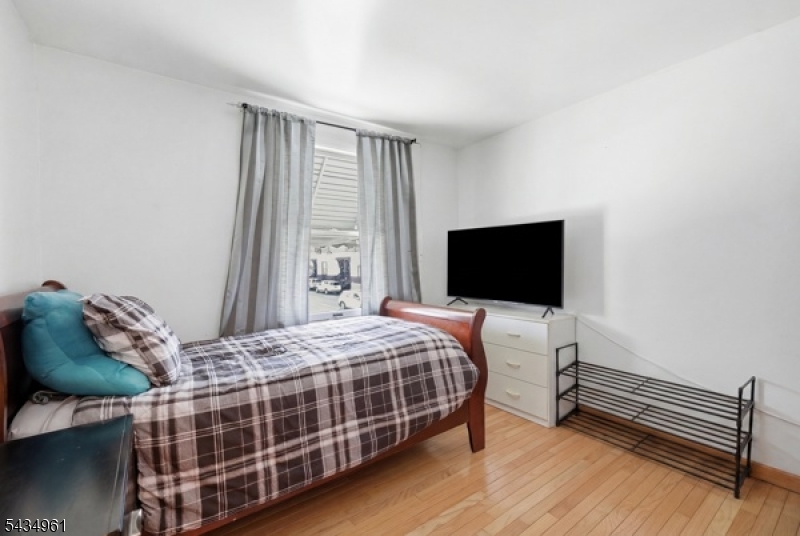 142 Pearl Street Paterson, NJ 07501 - Photo 11 of 20