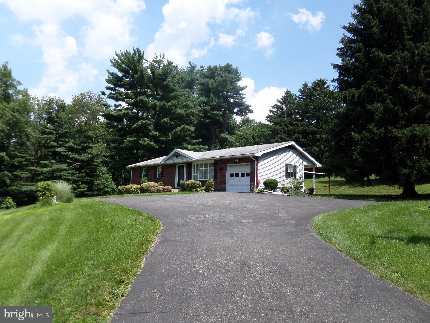 5655 Vera Cruz Road Emmaus, PA 18049 - Photo 2 of 6 Gallery Image 2
