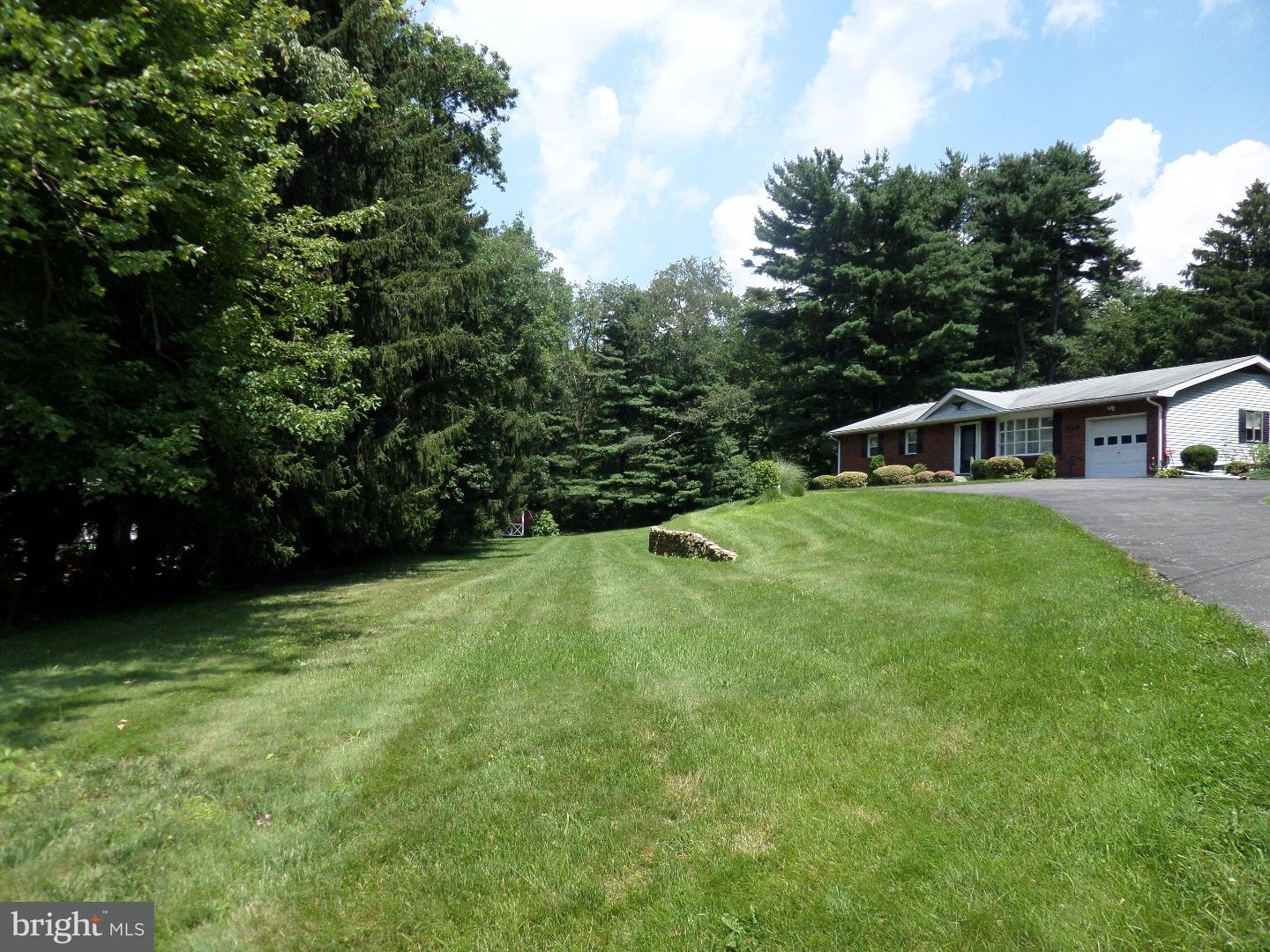 5655 Vera Cruz Road Emmaus, PA 18049 - Photo 4 of 6 Gallery Image 4