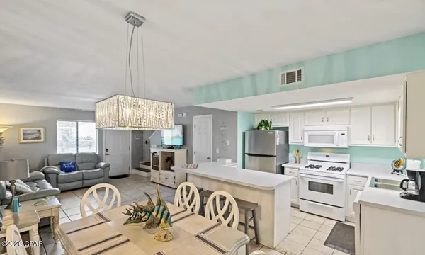 $2,000 | 218 White Sandy Drive, Panama City Beach, FL 32407