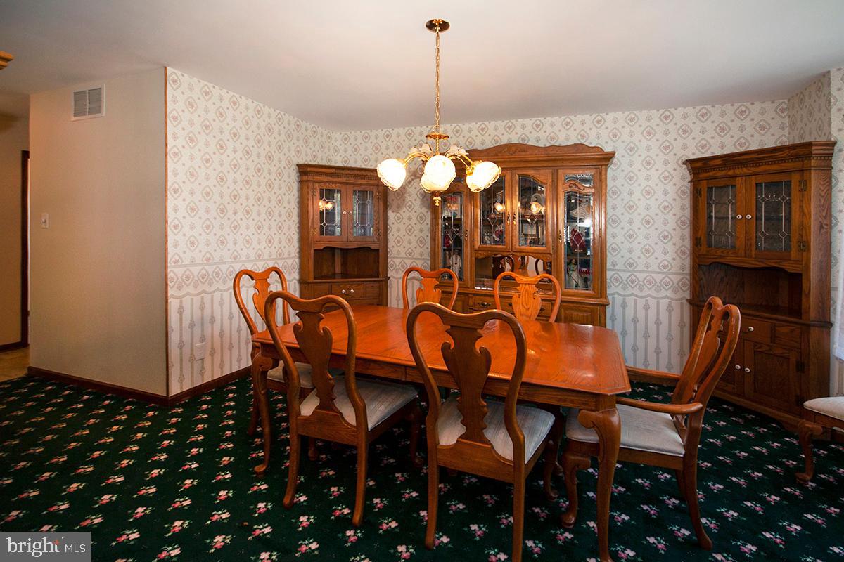 287 Jefferson Road Sewell, NJ 08080 - Photo 6 of 58