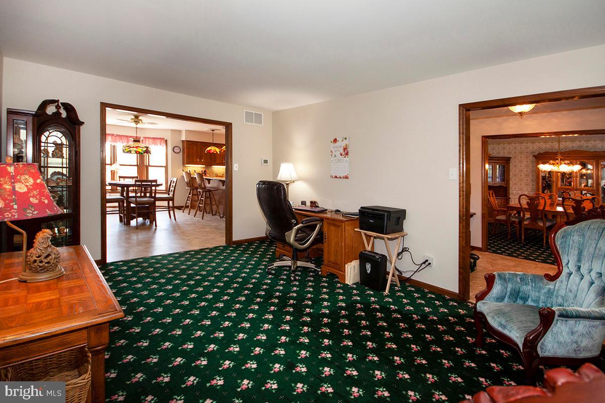 287 Jefferson Road Sewell, NJ 08080 - Photo 7 of 58