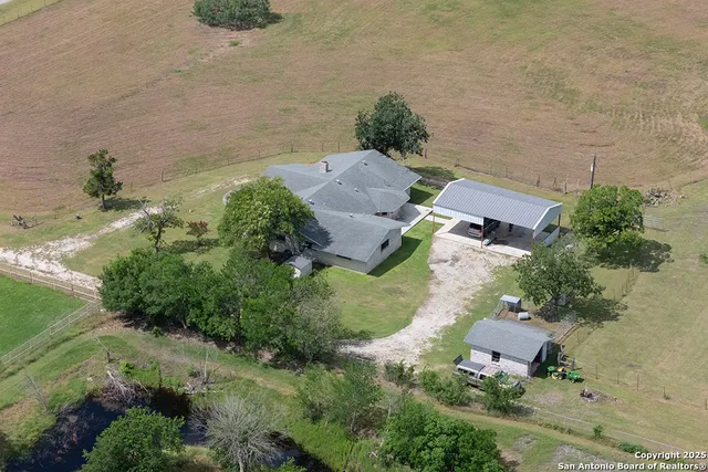 $739,000 | 200 Brisco Road, Marion, TX 78124