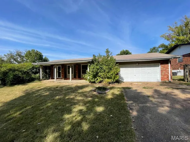 $165,000 | 4461 Rhine Drive, Florissant, MO 63033