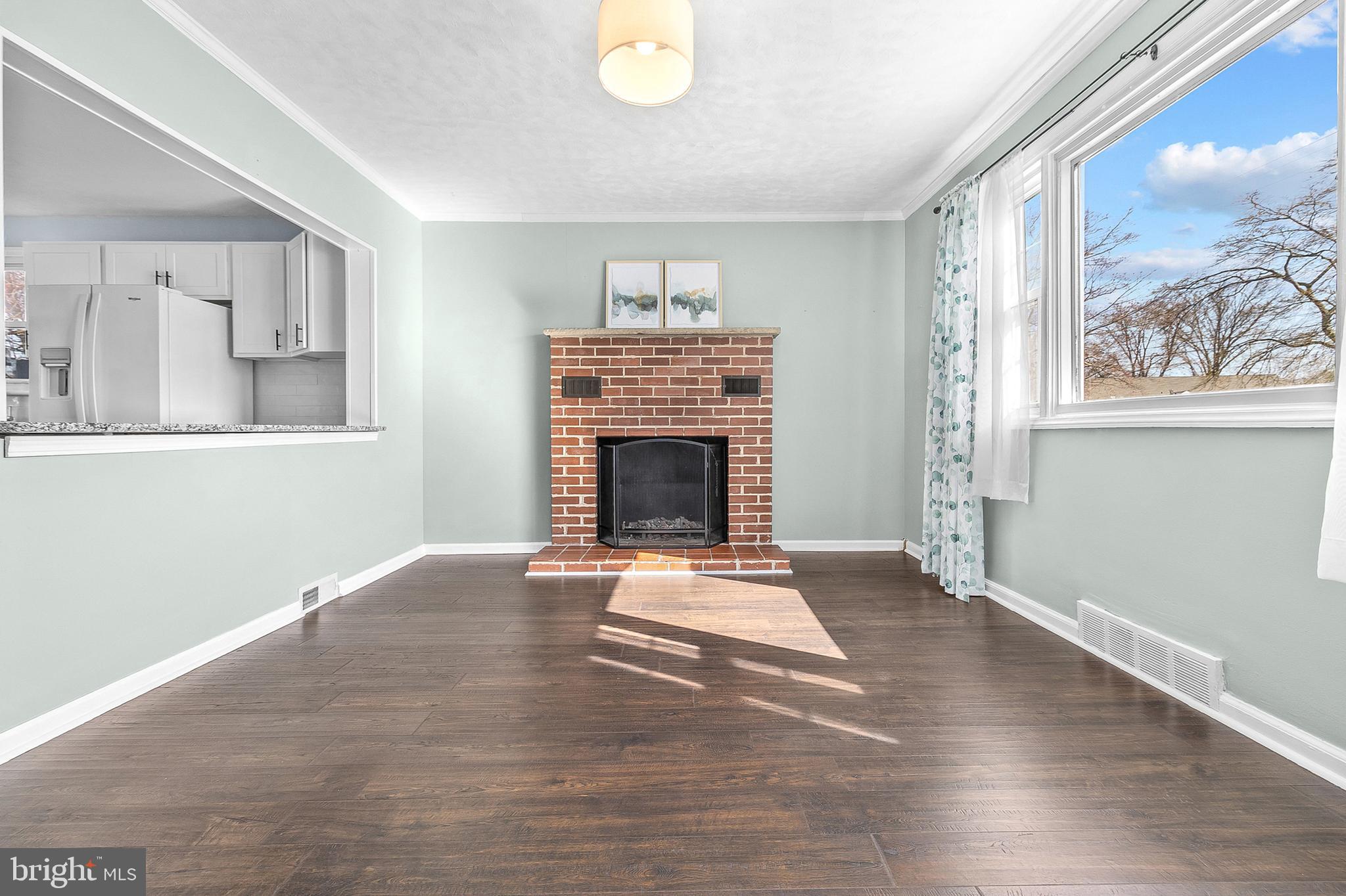 240 Upland Road Brookhaven, PA 19015 - Photo 5 of 25