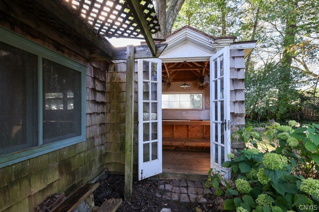 108 Dewittshire Road Syracuse, NY 13214 - Photo 8 of 39 Gallery Image 8